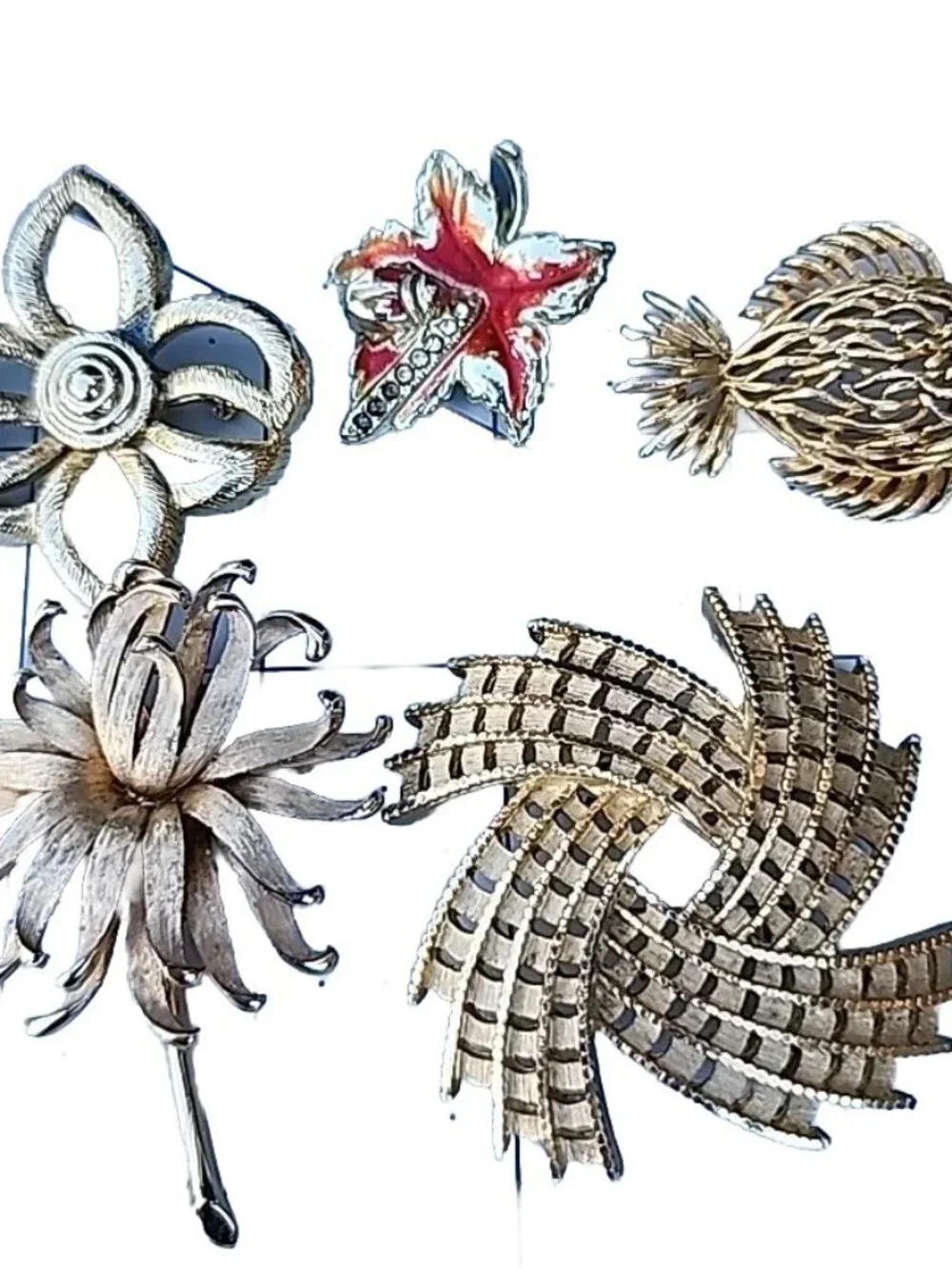 VTG MCM Gold Tone Brooch Pinwheel Flower Fish Thistle Leaf W/Ladybug Lot Of 5